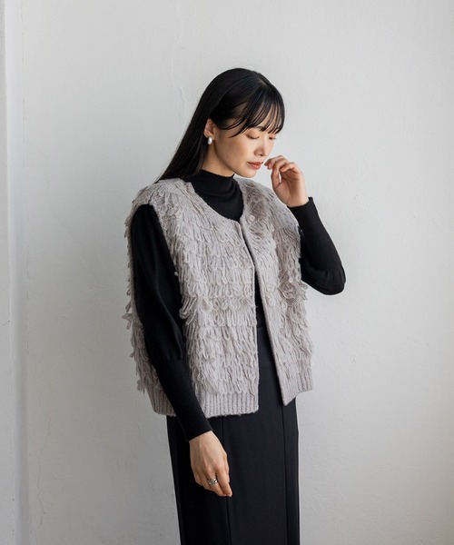 VitaFelice（ヴィータフェリーチェ）の「ループヤーンニットベスト（ベスト・レディース・グレー/アイボリー/ブラック・FREE）」の7枚目の写真