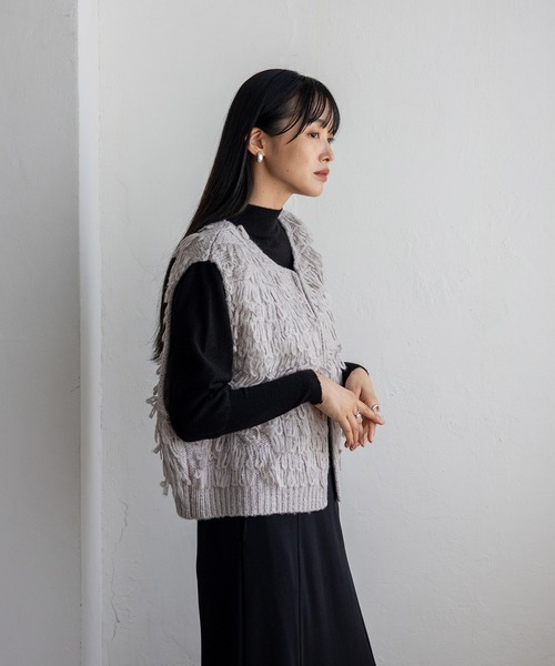 VitaFelice（ヴィータフェリーチェ）の「ループヤーンニットベスト（ベスト・レディース・グレー/アイボリー/ブラック・FREE）」の8枚目の写真