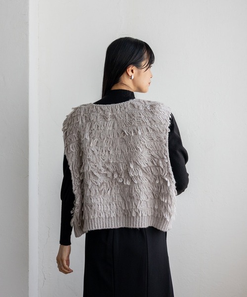 VitaFelice（ヴィータフェリーチェ）の「ループヤーンニットベスト（ベスト・レディース・グレー/アイボリー/ブラック・FREE）」の9枚目の写真