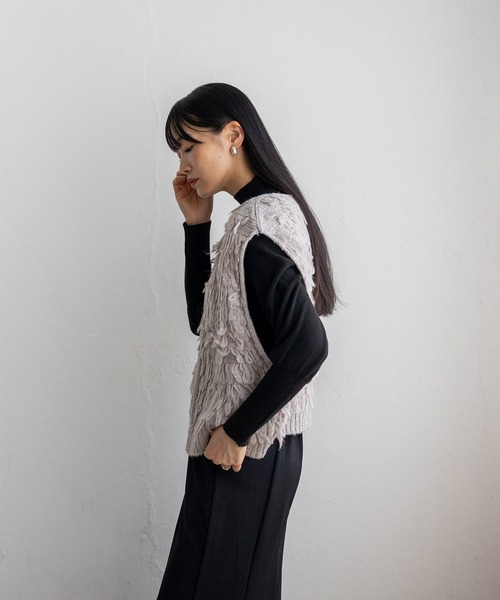 VitaFelice（ヴィータフェリーチェ）の「ループヤーンニットベスト（ベスト・レディース・グレー/アイボリー/ブラック・FREE）」の10枚目の写真