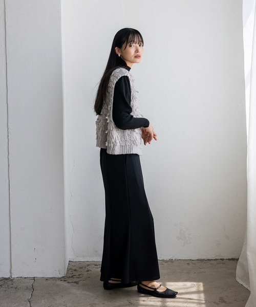 VitaFelice（ヴィータフェリーチェ）の「ループヤーンニットベスト（ベスト・レディース・グレー/アイボリー/ブラック・FREE）」の13枚目の写真