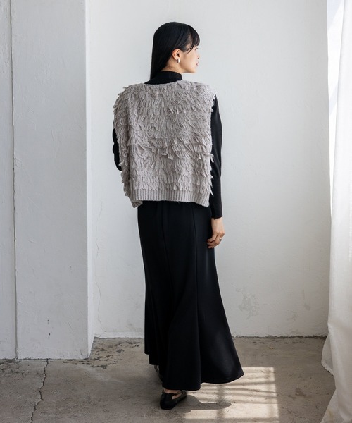 VitaFelice（ヴィータフェリーチェ）の「ループヤーンニットベスト（ベスト・レディース・グレー/アイボリー/ブラック・FREE）」の14枚目の写真
