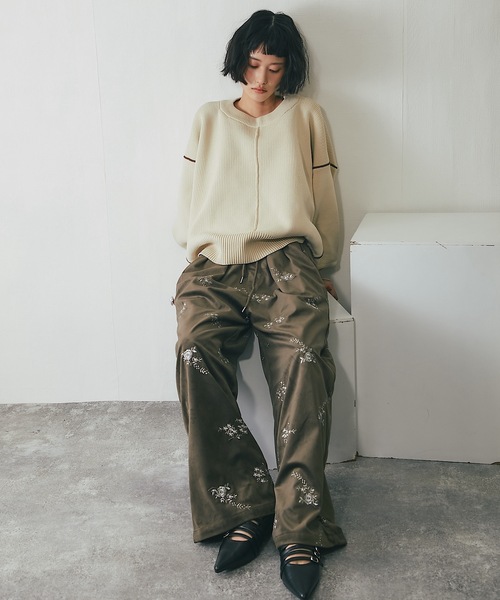 ベロアフラワーエンブロイダリーイージーパンツ（その他パンツ