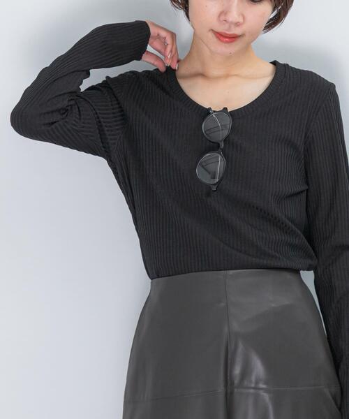 URBAN RESEARCH ROSSO WOMEN（アーバンリサーチ　ロッソ）の「Uネックリブプルオーバー（Tシャツ/カットソー・レディース・ブラック/レッド/オフホワイト・FREE）」の2枚目の写真