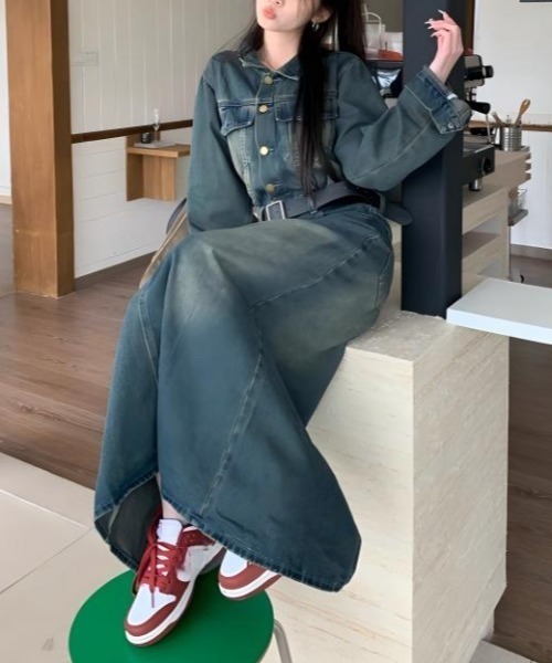 Aelina(エリナ)の「ベルト付きデニムワンピース(ワンピース・レディース・ブルー・M/L/XL)」の7枚目の写真