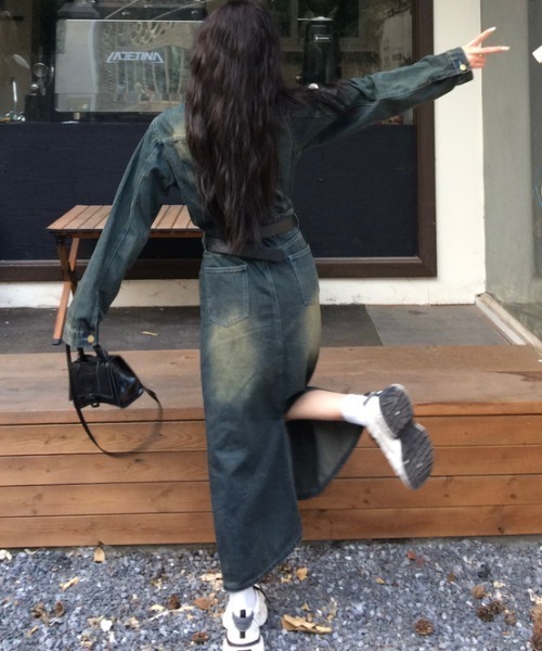 Aelina(エリナ)の「ベルト付きデニムワンピース(ワンピース・レディース・ブルー・M/L/XL)」の12枚目の写真