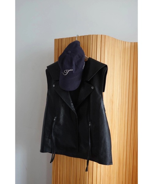 TRUNC（トランクエイティーエイト）の「Sailor Collar Eco Leather Gilet（ベスト・レディース・ブラック/ブラウン・FREE）」の20枚目の写真