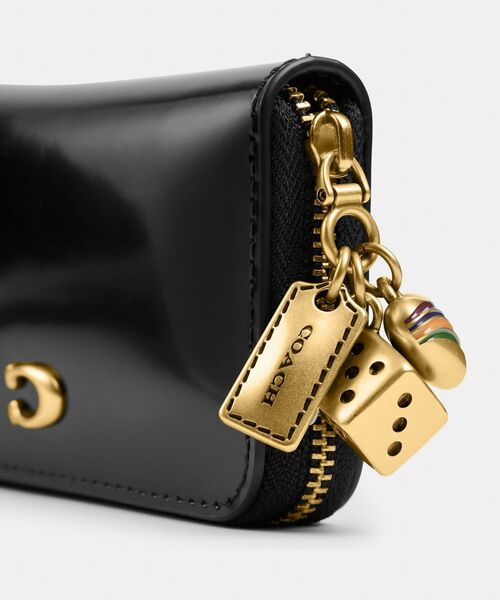 COACH（コーチ）の「エッセンシャル スモール ジップ アラウンド ウォレット・チャーム（財布・レディース・ブラック系その他・ONE）」の2枚目の写真