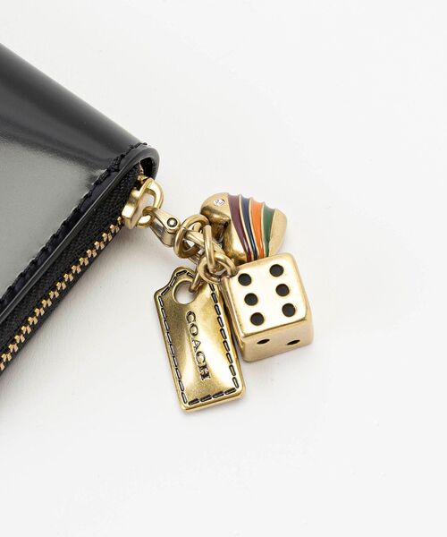 COACH（コーチ）の「エッセンシャル スモール ジップ アラウンド ウォレット・チャーム（財布・レディース・ブラック系その他・ONE）」の10枚目の写真