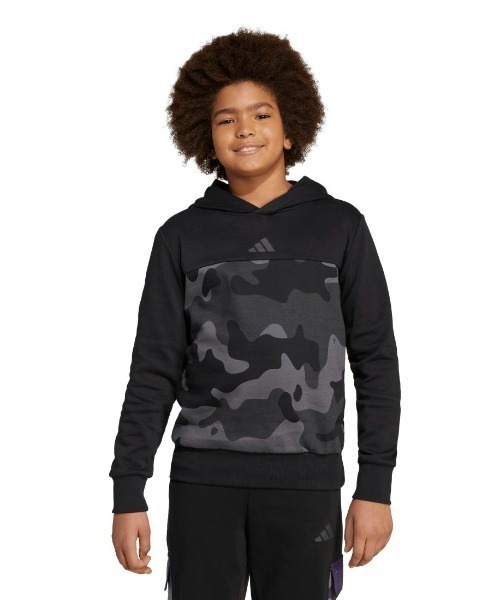 adidas(アディダス)の「アディダス adidas シーズナル エッセンシャルズ カモ フリースパーカー(パーカー・キッズ・オリーブ/ブラック・130cm/140cm/150cm/160cm)」の2枚目の写真