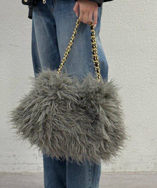 LOUNGEDRESS(ラウンジドレス)の「VIOLA ELMOファーチェーンBAG(トートバッグ・レディース・グレー・FREE)」の2枚目の写真