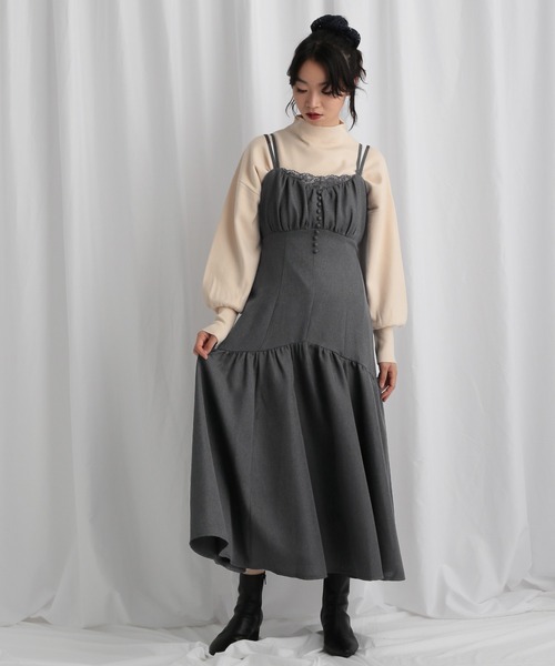 mysty woman(ミスティウーマン)の「レース付きギャザーキャミワンピース 605518(ワンピース・レディース・モカ/チャコールグレー/ブラック・FREE)」の5枚目の写真