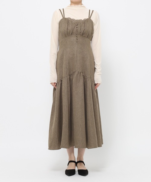 mysty woman(ミスティウーマン)の「レース付きギャザーキャミワンピース 605518(ワンピース・レディース・モカ/チャコールグレー/ブラック・FREE)」の12枚目の写真