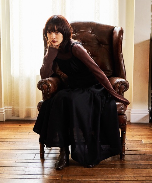 mysty woman(ミスティウーマン)の「レース付きギャザーキャミワンピース 605518(ワンピース・レディース・モカ/チャコールグレー/ブラック・FREE)」の22枚目の写真