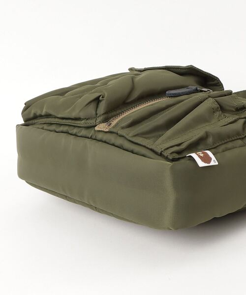 A BATHING APE(アベイシングエイプ)の「PADDED SHOULDER BAG(ショルダーバッグ・メンズ・ブラック/オリーブ・FREE)」の12枚目の写真