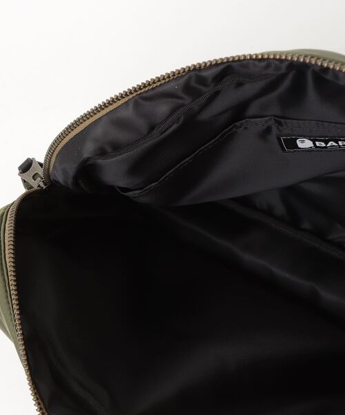 A BATHING APE(アベイシングエイプ)の「PADDED SHOULDER BAG(ショルダーバッグ・メンズ・ブラック/オリーブ・FREE)」の13枚目の写真
