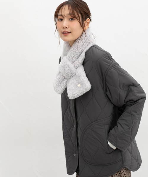 Honeys(ハニーズ)の「プレート付ティペット(マフラー・レディース・アイボリー/ライトブラウン/チャコール/ライトグレー・FREE)」の5枚目の写真