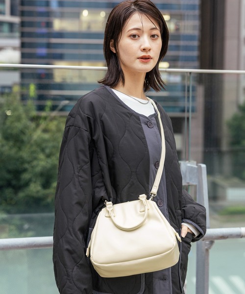 LAKOLE（ラコレ）の「がま口風ミニ2WAYショルダーバッグ / 597954（ショルダーバッグ・レディース・オフホワイト/ボルドー/ブラック・FREE）」の2枚目の写真