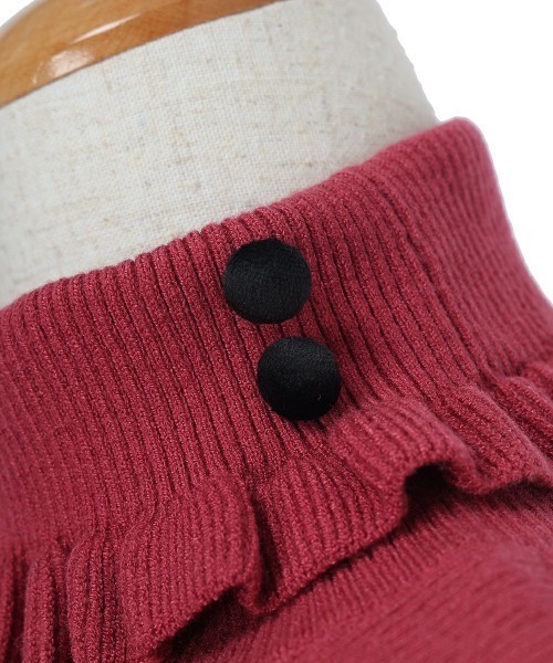 F i.n.t(フィント)の「釦付きフリルリブタートル(ニット/セーター・レディース・ブラック/オフホワイト/チェリーレッド/グリーン・FREE)」の20枚目の写真