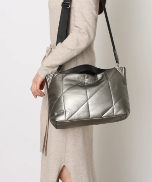 CACHELLIE(カシェリエ)の「STITCH 2WAY TOTE(ショルダーバッグ・レディース・ブラック/シルバー・FREE)」の9枚目の写真