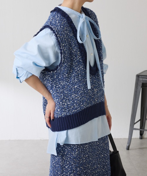 COLLAGE GALLARDAGALANTE（コラージュガリャルダガランテ）の「ツイードライクニットベスト/セットアップ可（ベスト・レディース・ベージュ/ブルー・FREE）」の15枚目の写真