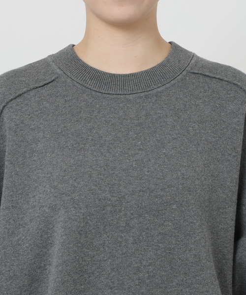 SLOBE IENA（スローブイエナ）の「《WEB限定/追加2》オーバーサイズ スウェットライクニット（ニット/セーター・レディース・ボルドー/チャコールグレー/ベージュ/ブルー/アイボリー・FREE）」の17枚目の写真