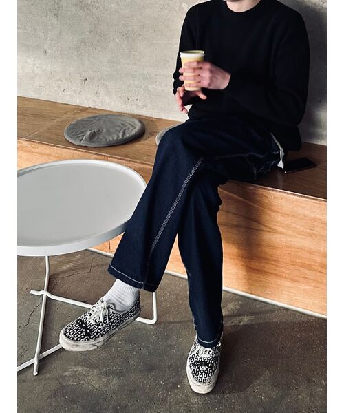 TAKEASY(テイクイージー)の「ラムスウールクルーネックオーバーニット(ブラック)(ニット/セーター・メンズ・その他・SMALL/MEDIUM/LARGE)」の8枚目の写真