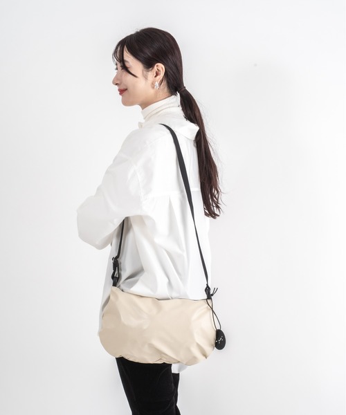 Jack Gomme（ジャックゴム）の「【JACK GOMME】ショルダーバッグ　メッセンジャー　FILO Sac besace（ショルダーバッグ・レディース・ブラック/シルバー/モカ/アイボリー/ライトブルー/オリーブ/インディゴブルー/ワインレッド/ゴールド・FREE）」の11枚目の写真