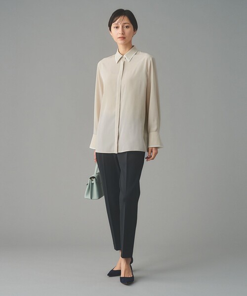 UNITED ARROWS（ユナイテッドアローズ）の「バイカラー レギュラーシャツブラウス（シャツ/ブラウス・レディース・オフホワイト/ネイビー/ベージュ・FREE）」の11枚目の写真