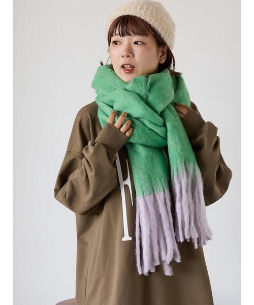ehka sopo（エヘカソポ）の「ふわもこマフラー太フリンジシャンブレー無地（ストール/ショール・レディース・グリーン/ベージュ/ブルー・F）」の17枚目の写真