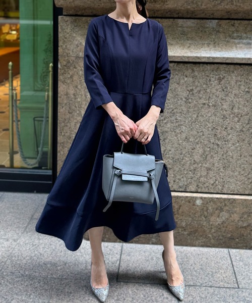 ST.ROONEY(セントルーニー)の「キーネックフレアワンピース【低身長・小柄女性向け】(ワンピース・レディース・ネイビー/ブラック・XS)」の6枚目の写真