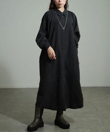 オーバーサイズ」に該当するレディースのシャツワンピースファッション