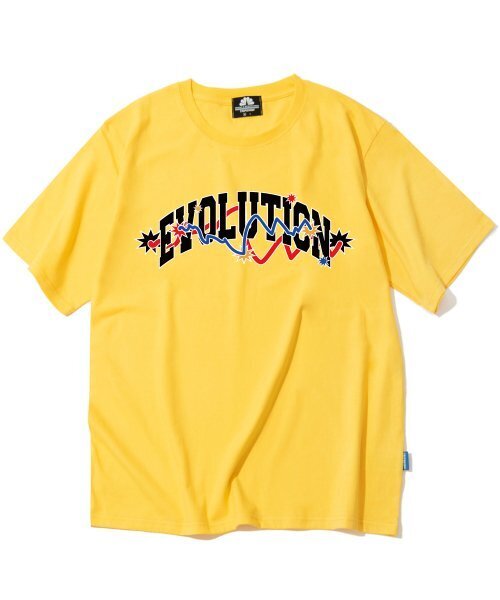 TRIPSHION(トリップション)の「EVOLUTION VARSITY GRAPHIC Tシャツ - イエロー(Tシャツ/カットソー・メンズ・その他・LARGE/MEDIUM/X-LARGE)」の1枚目の写真