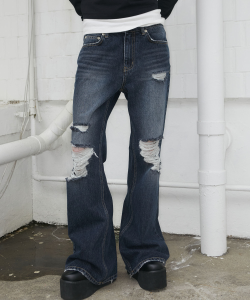 NOT KNOWING(ノットノーイング)の「Destroyed Flared Jean (DEEP BLUE)(デニムパンツ・レディース・その他・MEDIUM)」の1枚目の写真