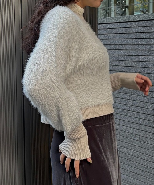 &g'aime(アンジェム)の「【&g'aime 】 シャギーボリュームニット Shaggy Volume Knit(ニット/セーター・レディース・アイボリー/ベージュ/チャコールグレー・FREE)」の7枚目の写真