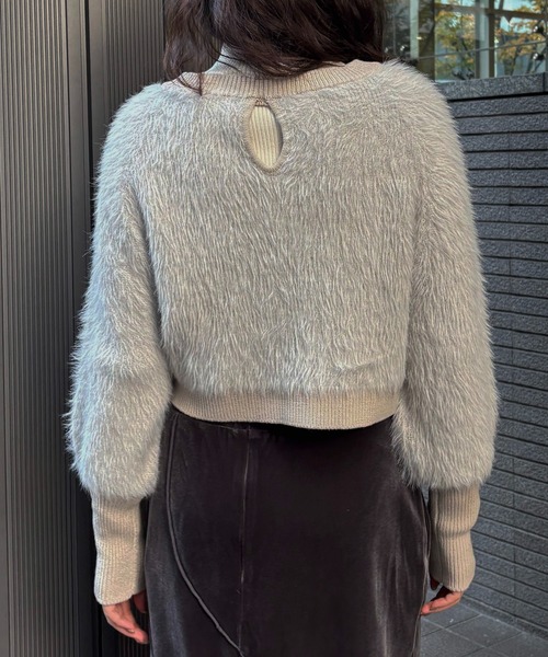 &g'aime(アンジェム)の「【&g'aime 】 シャギーボリュームニット Shaggy Volume Knit(ニット/セーター・レディース・アイボリー/ベージュ/チャコールグレー・FREE)」の9枚目の写真