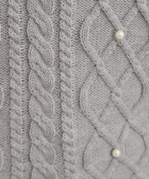 DRESKIP（ドレスキップ）の「【洗濯機可/S-LL】フェイクパールで上品見え ケーブルニット（ニット/セーター・レディース・ブラウン系/ブルー系その他/グレー・04/03/02/01）」の17枚目の写真