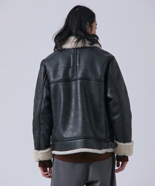 B.C STOCK（ベーセーストック）の「スムースフェイクムートン B-3 フライトジャケット（ブルゾン・メンズ・ブラウン/ブラック・MEDIUM/LARGE）」の6枚目の写真