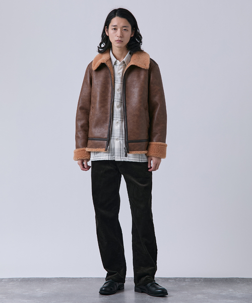 B.C STOCK（ベーセーストック）の「スムースフェイクムートン B-3 フライトジャケット（ブルゾン・メンズ・ブラウン/ブラック・MEDIUM/LARGE）」の7枚目の写真