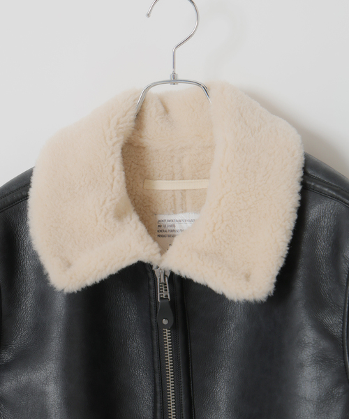 B.C STOCK（ベーセーストック）の「スムースフェイクムートン B-3 フライトジャケット（ブルゾン・メンズ・ブラウン/ブラック・MEDIUM/LARGE）」の12枚目の写真
