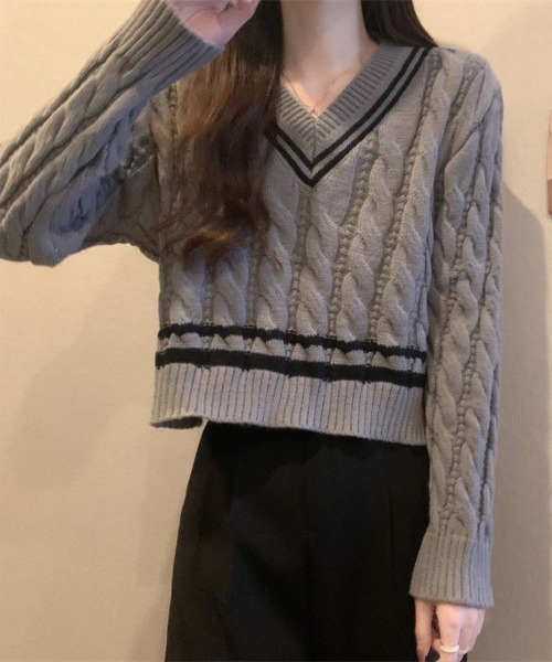 Flugge（フラッジー）の「Vネックラインセーター（ニット/セーター・レディース・ネイビー/アイボリー/グレー・FREE）」の13枚目の写真