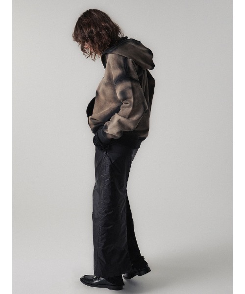 ELCHELE（エルチェレ）の「BLEACH DYE HALF ZIP HOODIE（スウェット・レディース・グレー/ブラック/ベージュ・36/38）」の9枚目の写真