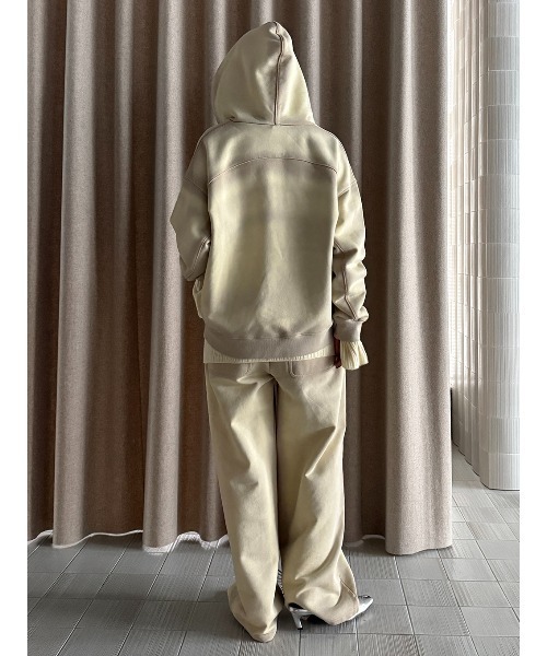 ELCHELE（エルチェレ）の「BLEACH DYE HALF ZIP HOODIE（スウェット・レディース・グレー/ブラック/ベージュ・36/38）」の17枚目の写真