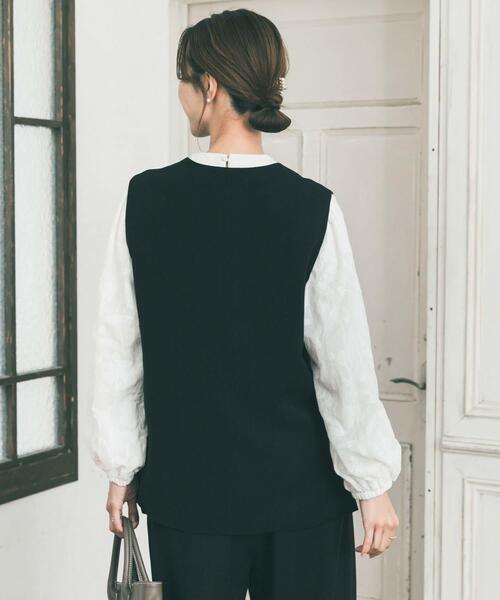 URBAN RESEARCH DOORS(アーバンリサーチドアーズ)の「スリットネックベスト(ベスト・レディース・ブラック・FREE)」の4枚目の写真