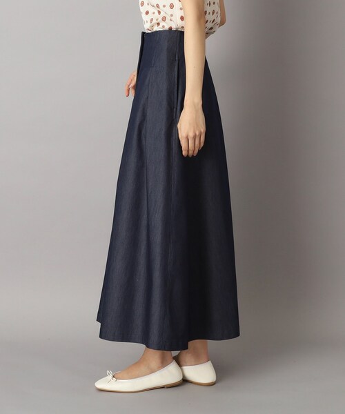 DRESSTERIOR（ドレステリア）の「クールタッチタックデニムスカート（デニムスカート・レディース・ブルー系その他/ネイビー・34/36/38/40）」の17枚目の写真
