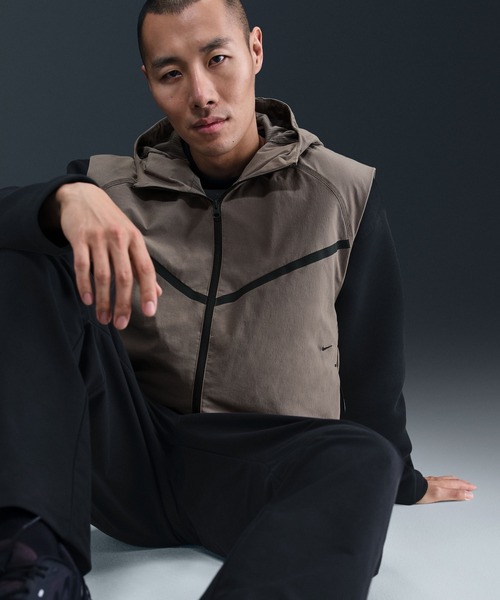 NIKE（ナイキ）の「NIKE AS M NK TCH ERGO VEST HV0983-010（ブルゾン・メンズ・カーキ/ブラック・M/L）」の6枚目の写真
