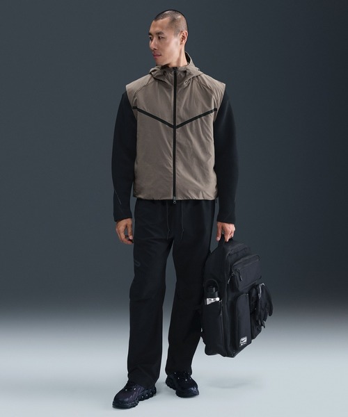 NIKE（ナイキ）の「NIKE AS M NK TCH ERGO VEST HV0983-010（ブルゾン・メンズ・カーキ/ブラック・M/L）」の8枚目の写真