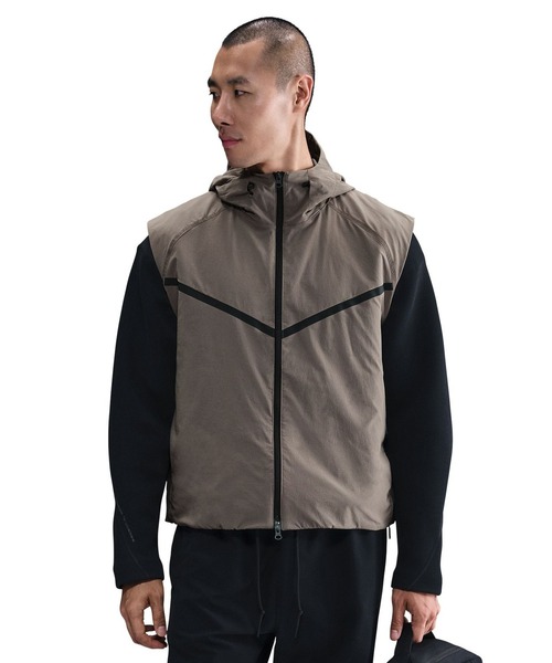 NIKE（ナイキ）の「NIKE AS M NK TCH ERGO VEST HV0983-010（ブルゾン・メンズ・カーキ/ブラック・M/L）」の11枚目の写真
