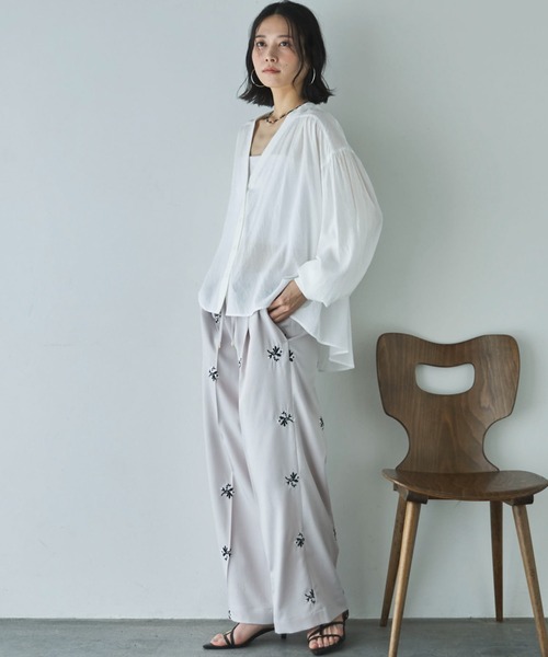 Doux archives（ドゥアルシーヴ）の「強撚糸シアーブラウスカーディガン（カーディガン/ボレロ・レディース・オフホワイト/グレイッシュベージュ/ブラック・FREE）」の7枚目の写真