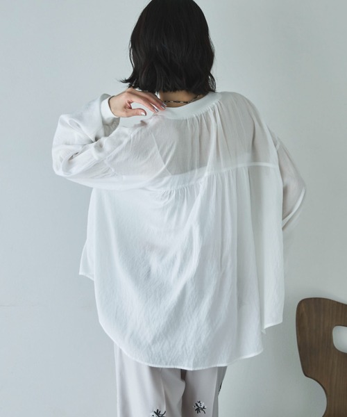 Doux archives（ドゥアルシーヴ）の「強撚糸シアーブラウスカーディガン（カーディガン/ボレロ・レディース・オフホワイト/グレイッシュベージュ/ブラック・FREE）」の19枚目の写真